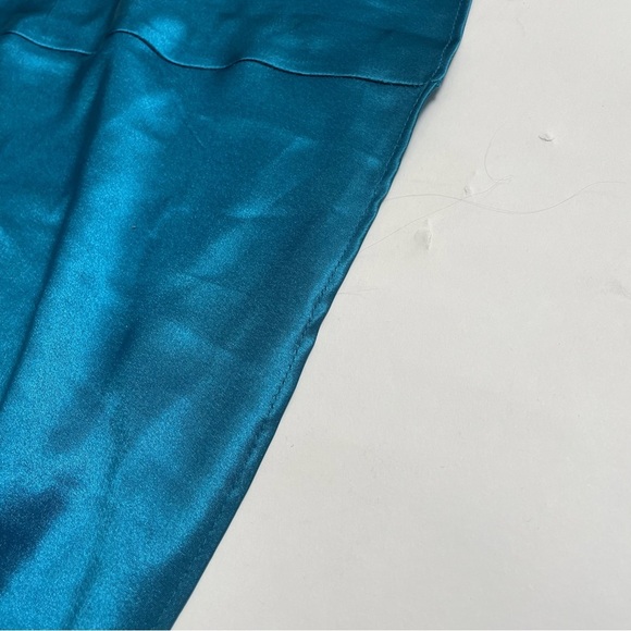 VINTAGE VICTORIA’S SECRET teal slip with high slit - Picture 2 of 9